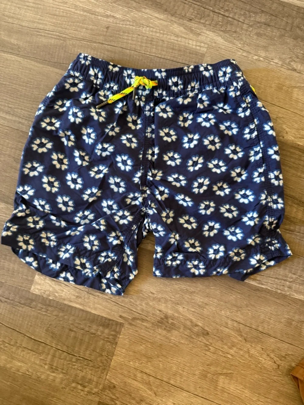 Bundle of boy shorts H&M, carters and Crewcuts
